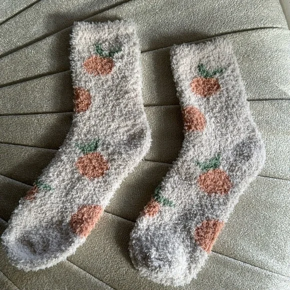 3/$15 Brand New Plush Peach Fruit Cozy Socks - Picture 2 of 4